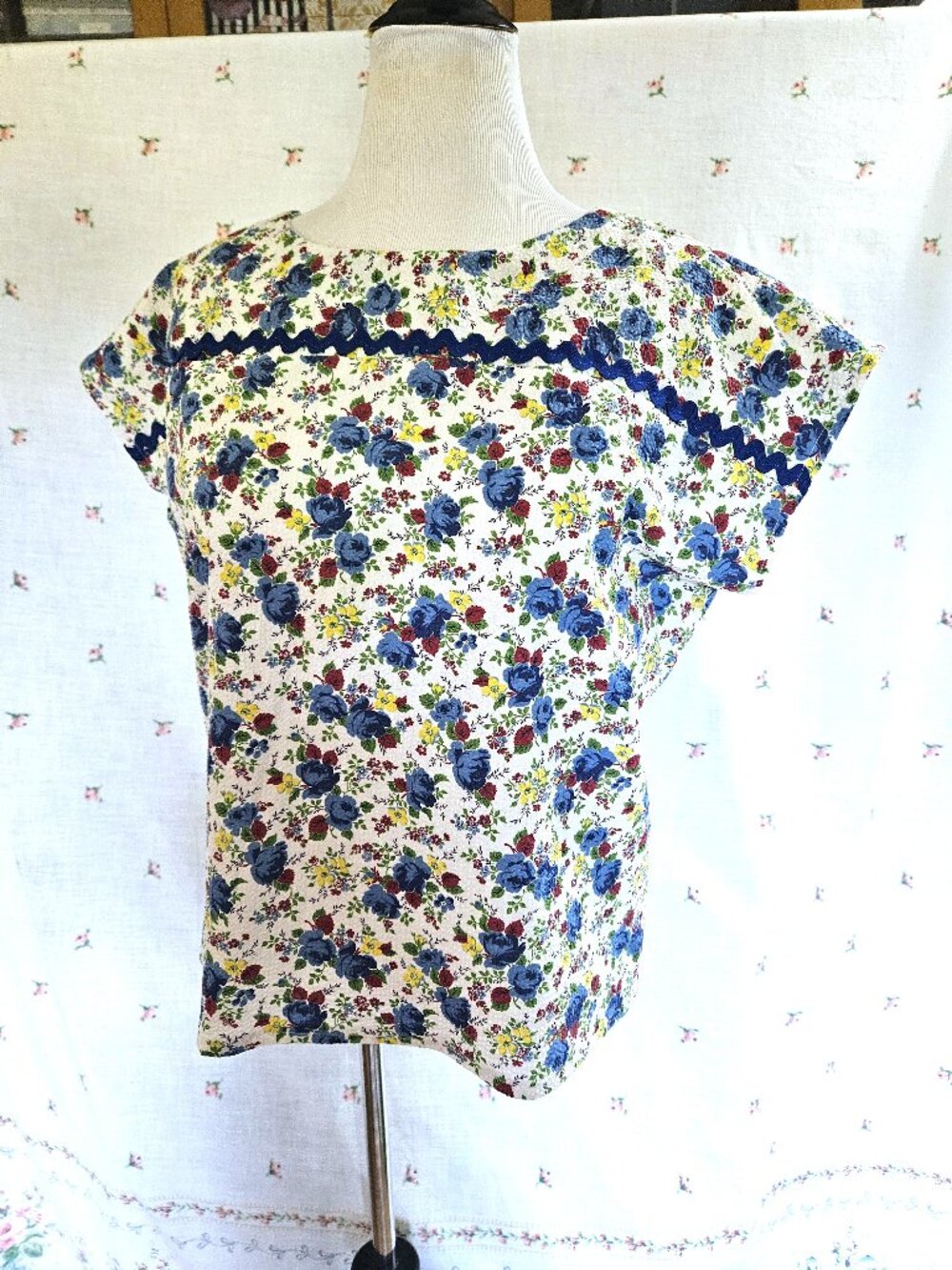 Size L Retro Seersucker Floral Top NEW